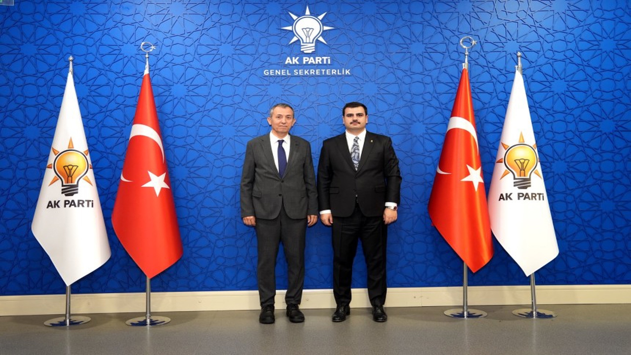 AK Parti Genel Sekreteri İnan, Cumhurbaşkanlığı Sosyal ve Gençlik Politikaları Kurulu Üyesi Ali Arif Özzeybek’i ağırladı