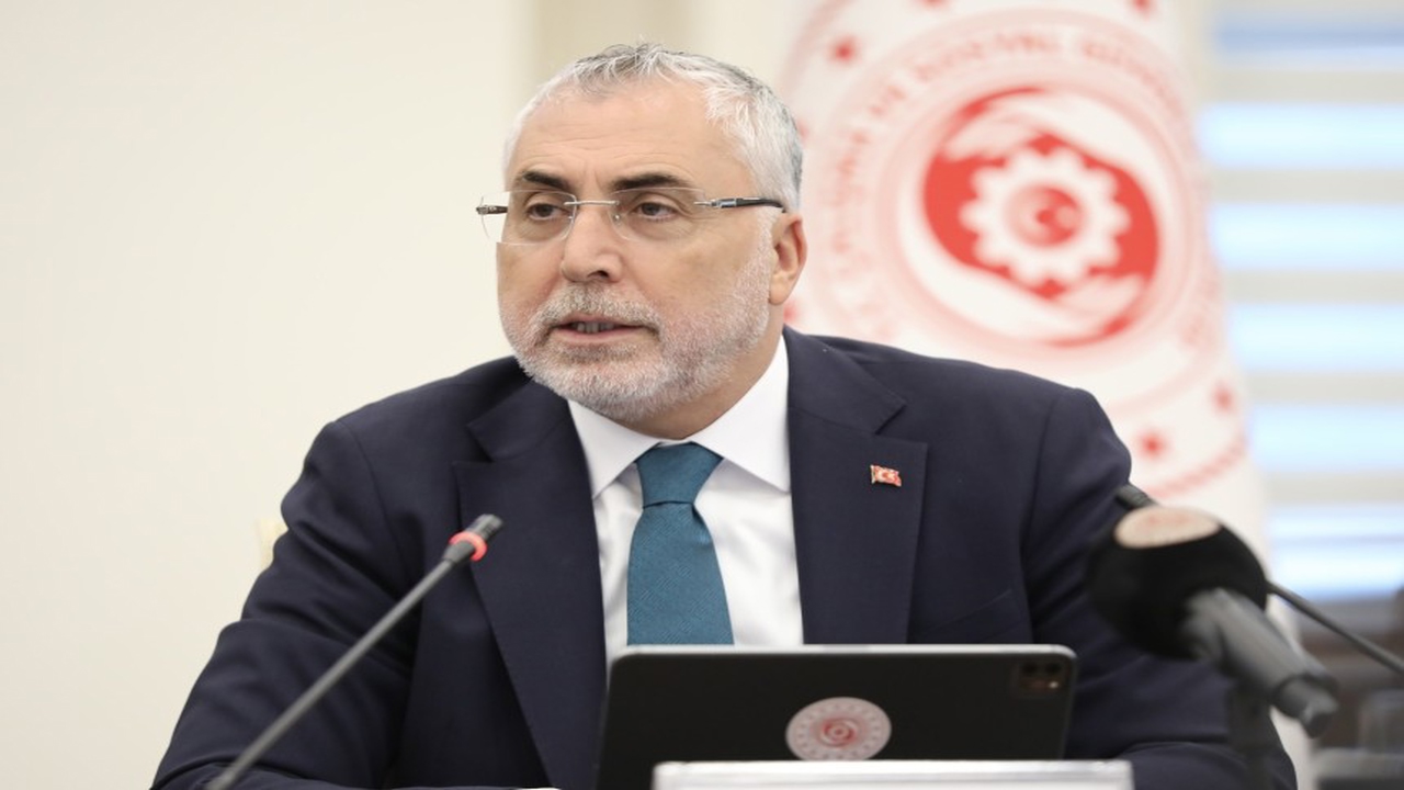 Bakan Işıkhan: Kamu personellerimizin mali ve sosyal haklarının korunarak artırılması için gayret etmeye devam edeceğiz