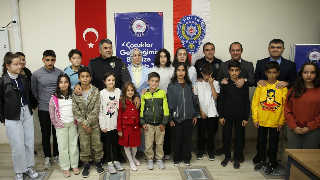 Erzurum'da "gönüllü eğitimci polisler" meslektaşlarının çocuklarını sınavlara hazırlayacak