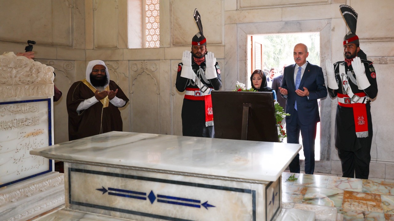 TBMM Başkanı Numan Kurtulmuş, Muhammed İkbal'in türbesini ziyaret etti