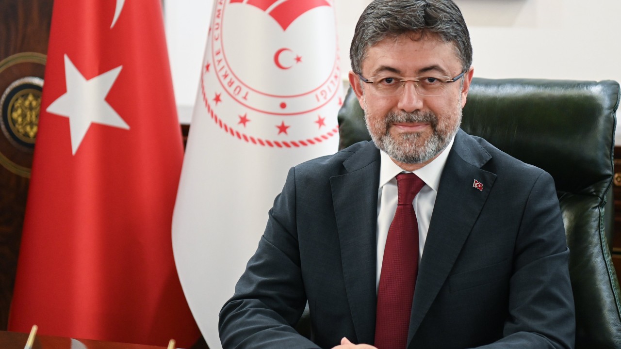 Tarım ve Orman Bakanı Yumaklı'dan A Milli Futbol Takımı'na tebrik mesajı