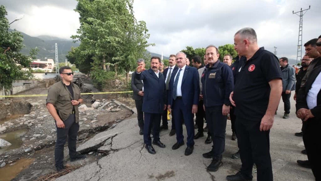 İçişleri Bakan Yardımcısı Karaloğlu, Hatay'da sağanaktan etkilenen alanları inceledi