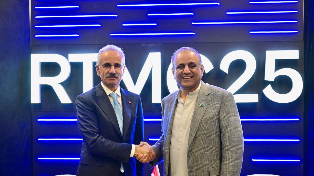 Bakan Uraloğlu, Pakistan Federal İletişim Bakanı Abdul Aleem Khan ile görüştü