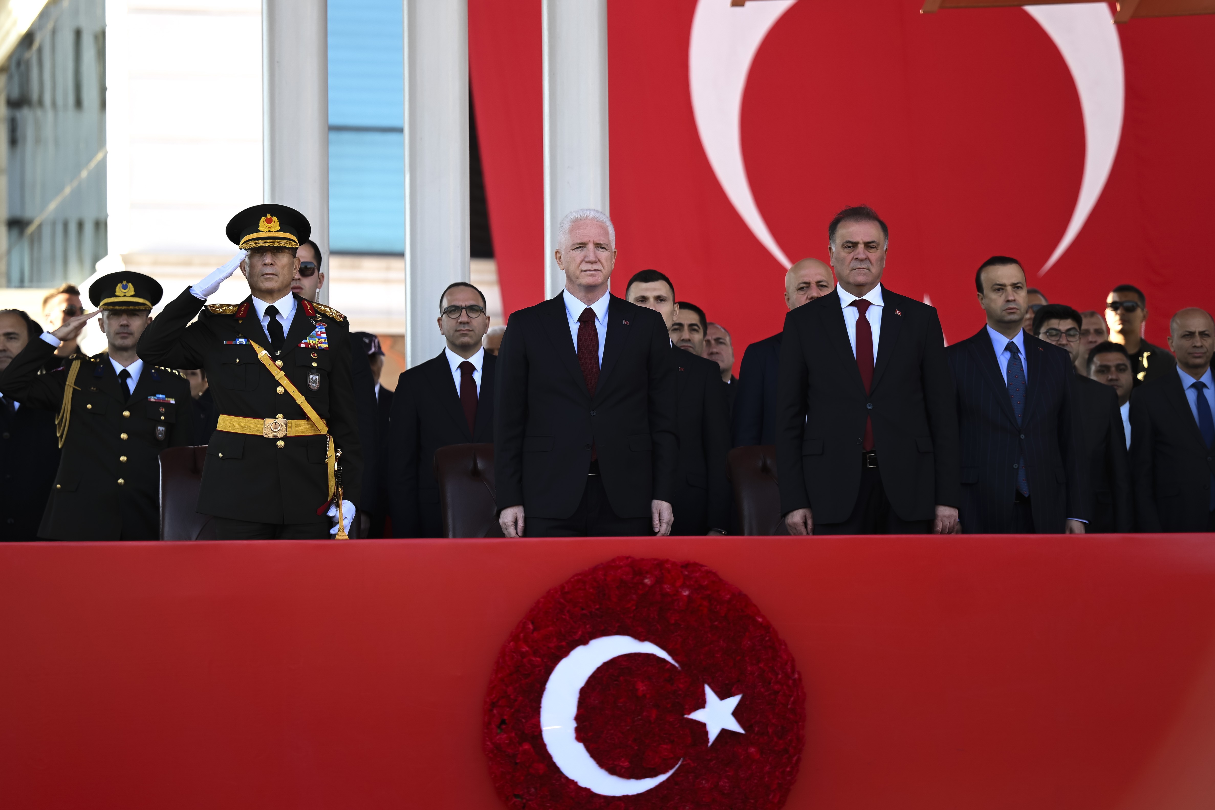 İstanbul'da Cumhuriyet'in 102. yıl dönümü dolayısıyla tören düzenlendi