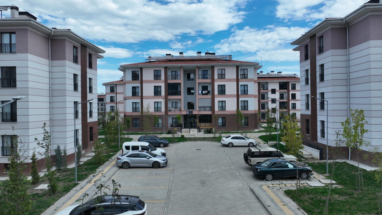 Bakan Kurum, TOKİ ile Düzce'de ev sahibi olan vatandaşların görüntülerini paylaştı