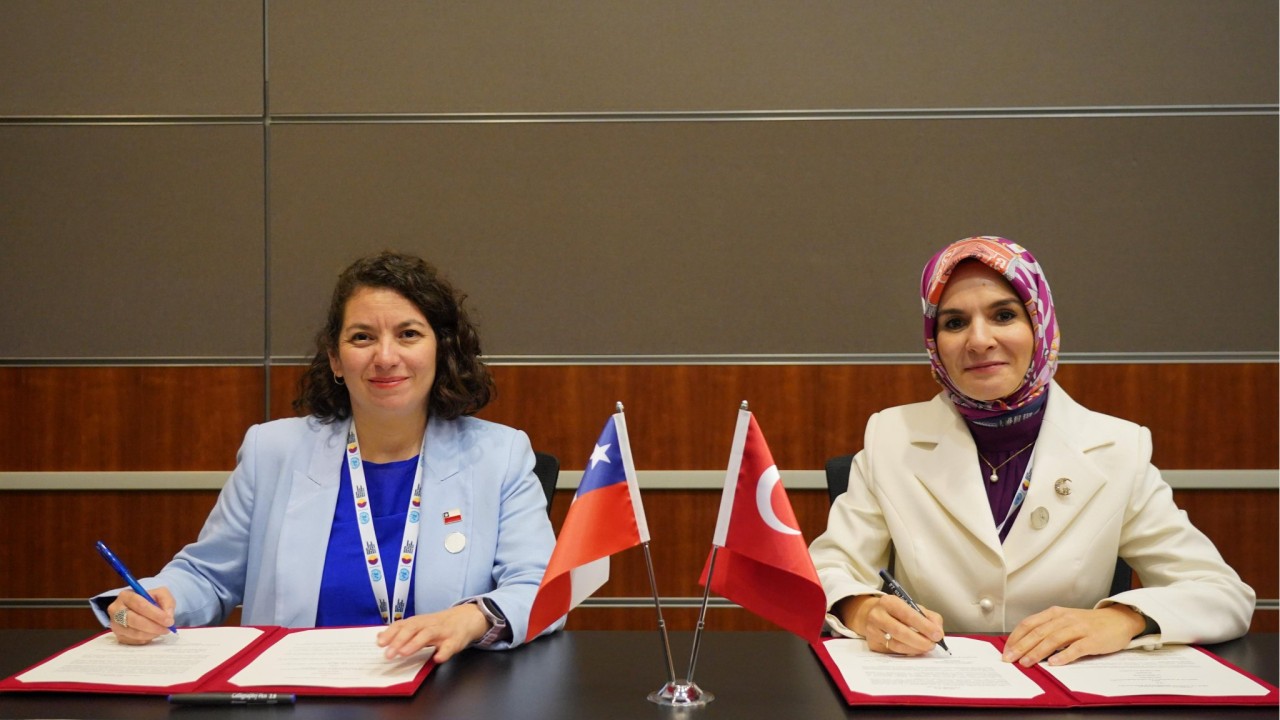 Bakan Göktaş, Katar’daki 2. Dünya Sosyal Kalkınma Zirvesi'nde mevkidaşlarıyla bir araya geldi