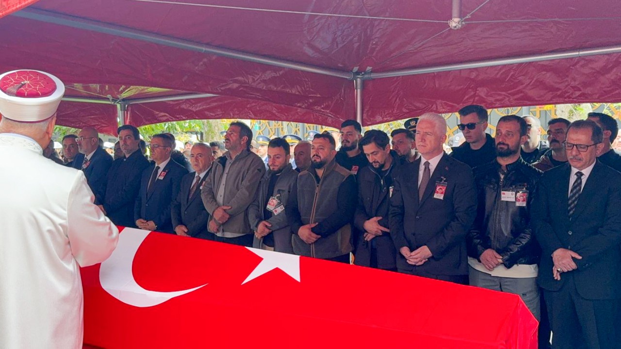 Osmaniye'de kalp krizi geçirerek şehit olan polis memuru son yolculuğuna uğurlandı