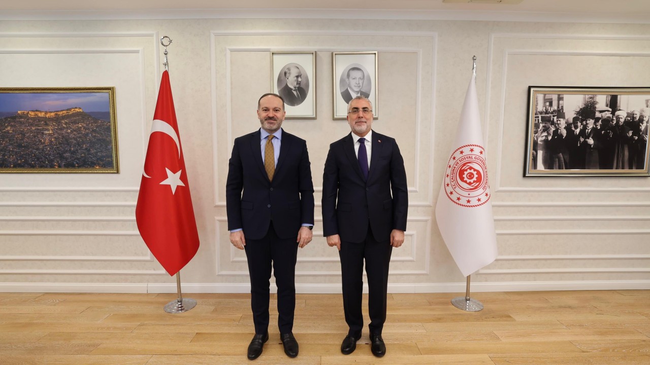 Bakan Işıkhan, TRT Genel Müdürü Zahid Sobacı ile görüştü