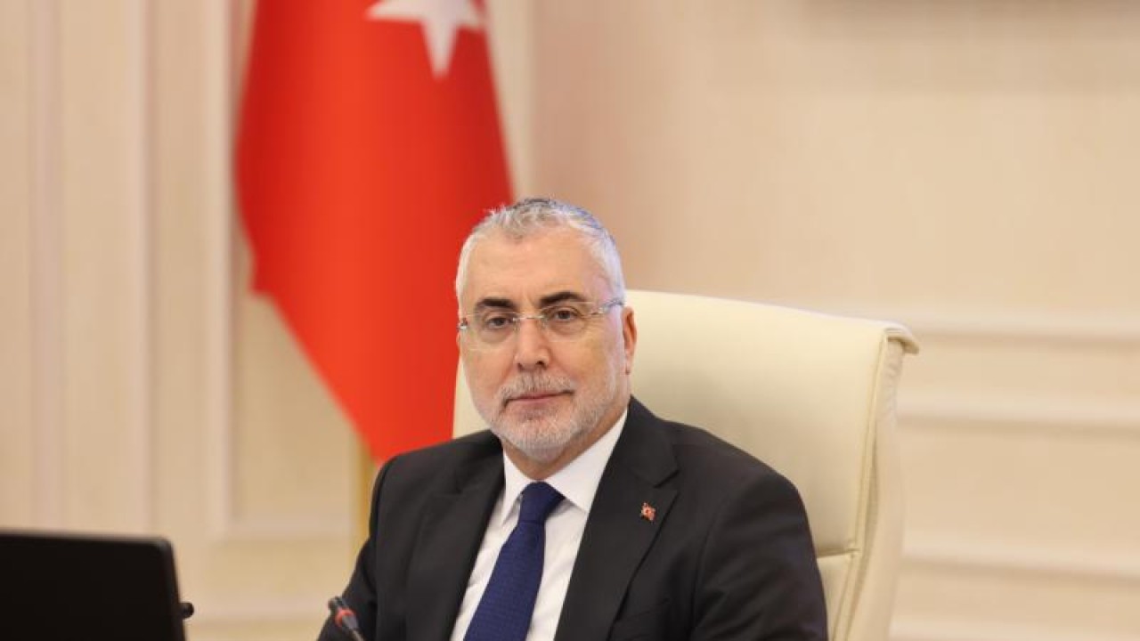 Bakan Işıkhan, A Milli Futbol Takımı'nı kutladı