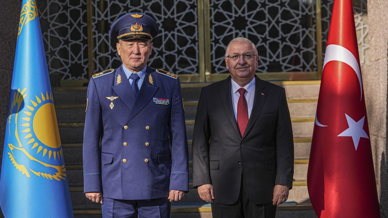 Milli Savunma Bakanı Güler, Kazakistan Savunma Bakanı Kosanov ile görüştü