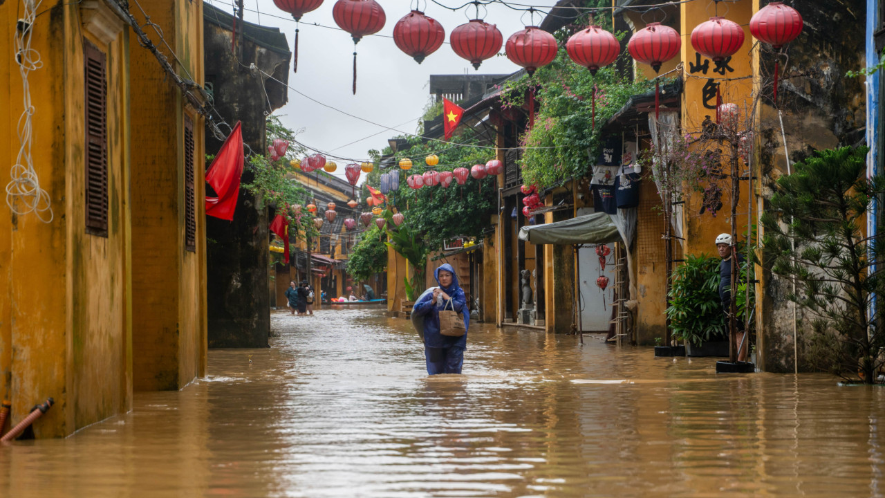 Vietnam'ın Hoi An kenti su altında kaldı