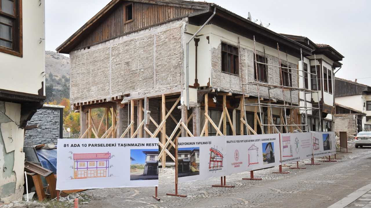 Malatya'da depremlerde hasar gören tarihi konaklar ayağa kaldırılacak