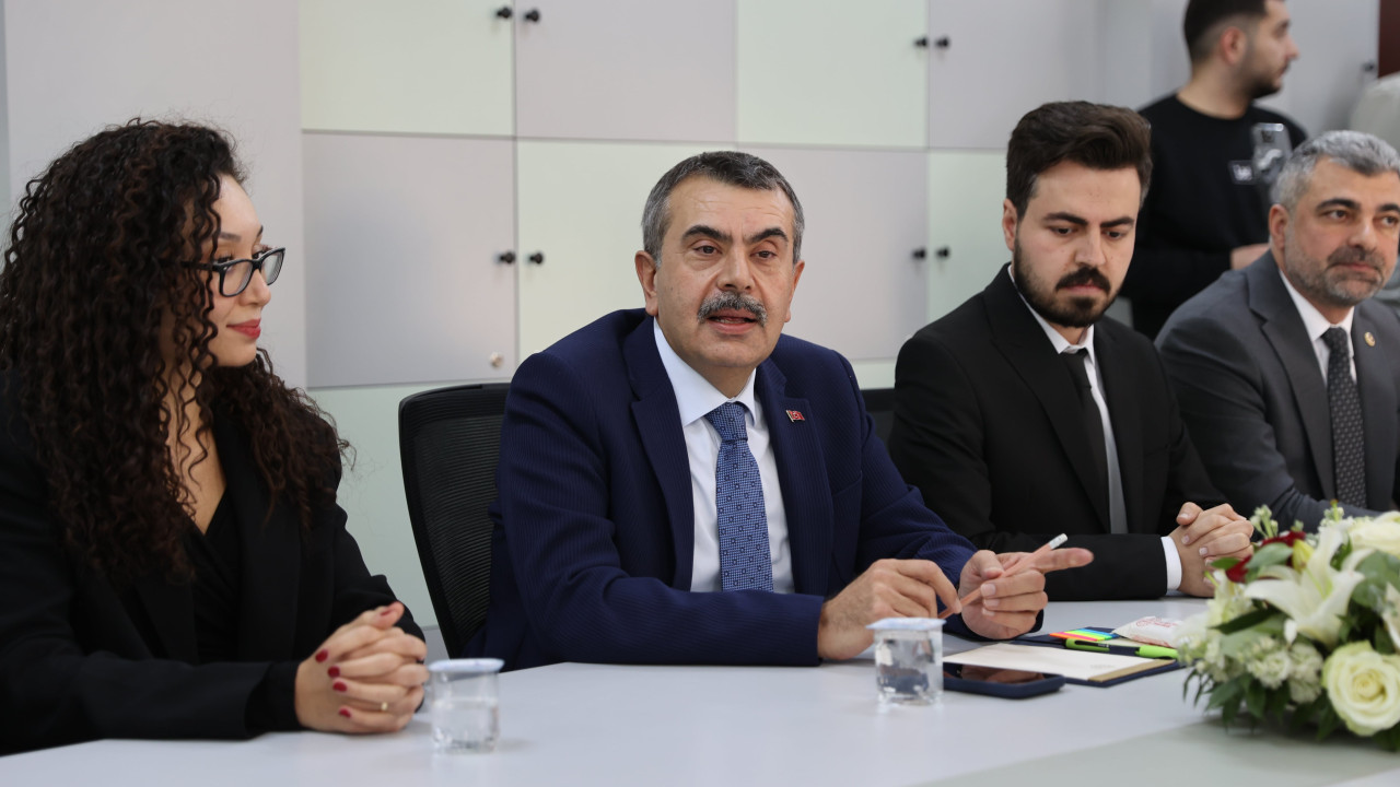 Bakan Tekin: Sadece teorik eğitim yeterli değil, aynı zamanda pratik eğitimin de alınması lazım