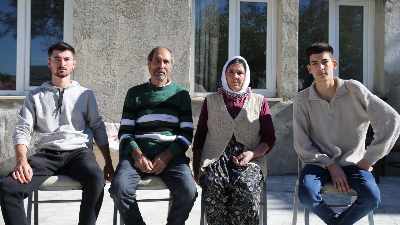 Denizlili baba, Türk tarihini 12 çocuğunun isminde yaşatıyor