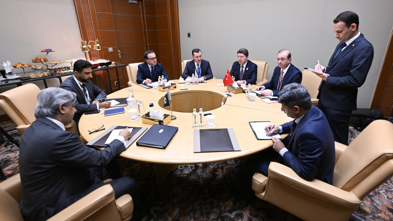 Adalet Bakanı Tunç, Suudi Arabistan'da mevkidaşlarıyla görüşmeler gerçekleştirdi