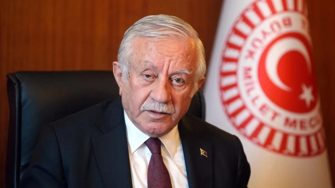 TBMM Başkanvekili Adan'dan "24 Kasım Öğretmenler Günü" mesajı