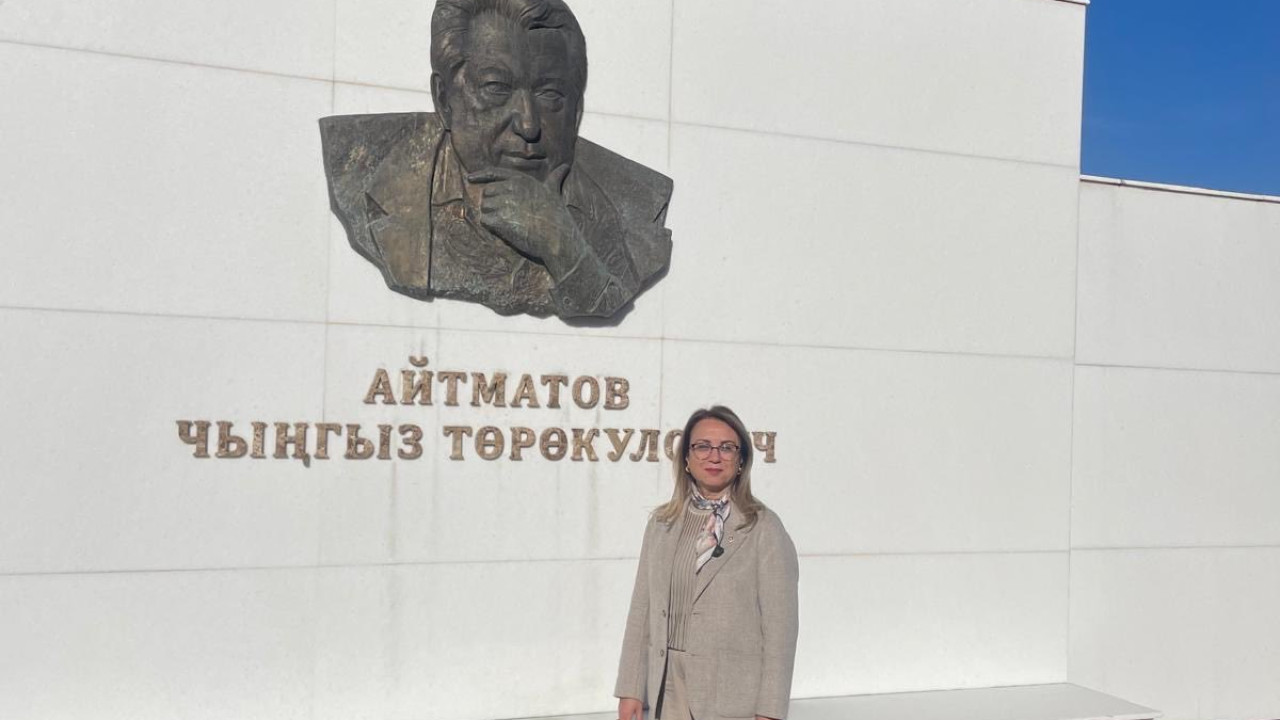 MHP'li Kılıç, Cengiz Aytmatov’un  mezarını ziyaret etti