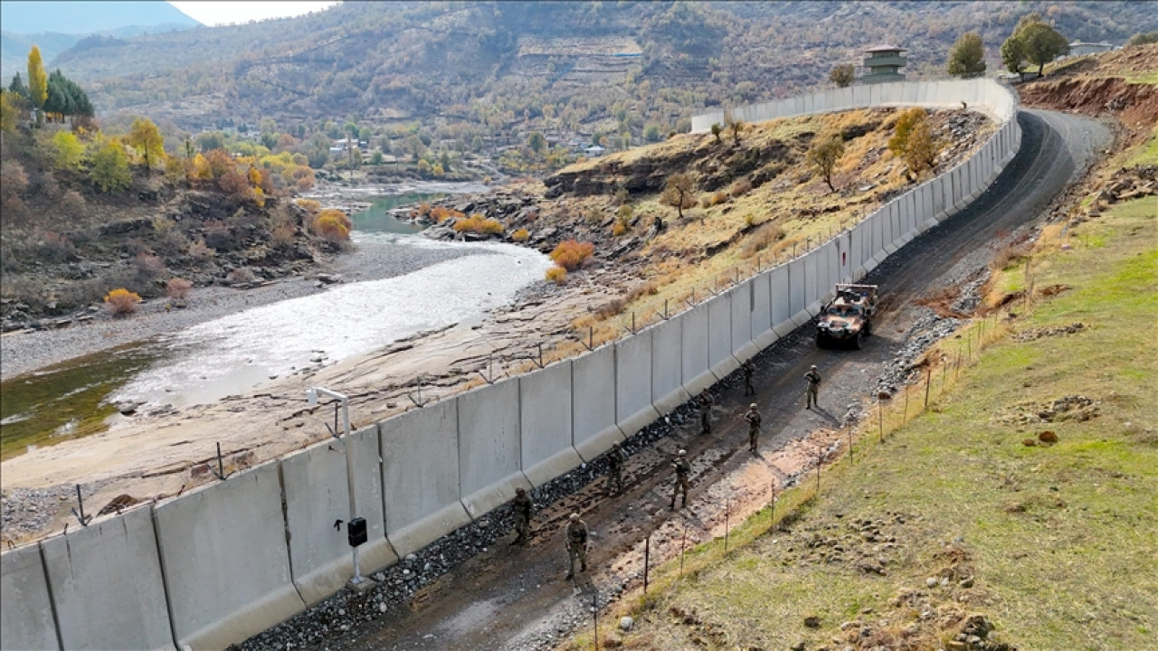 Hakkari'de Irak sınırına 2 bin 152 metre güvenlik duvarı inşa edildi
