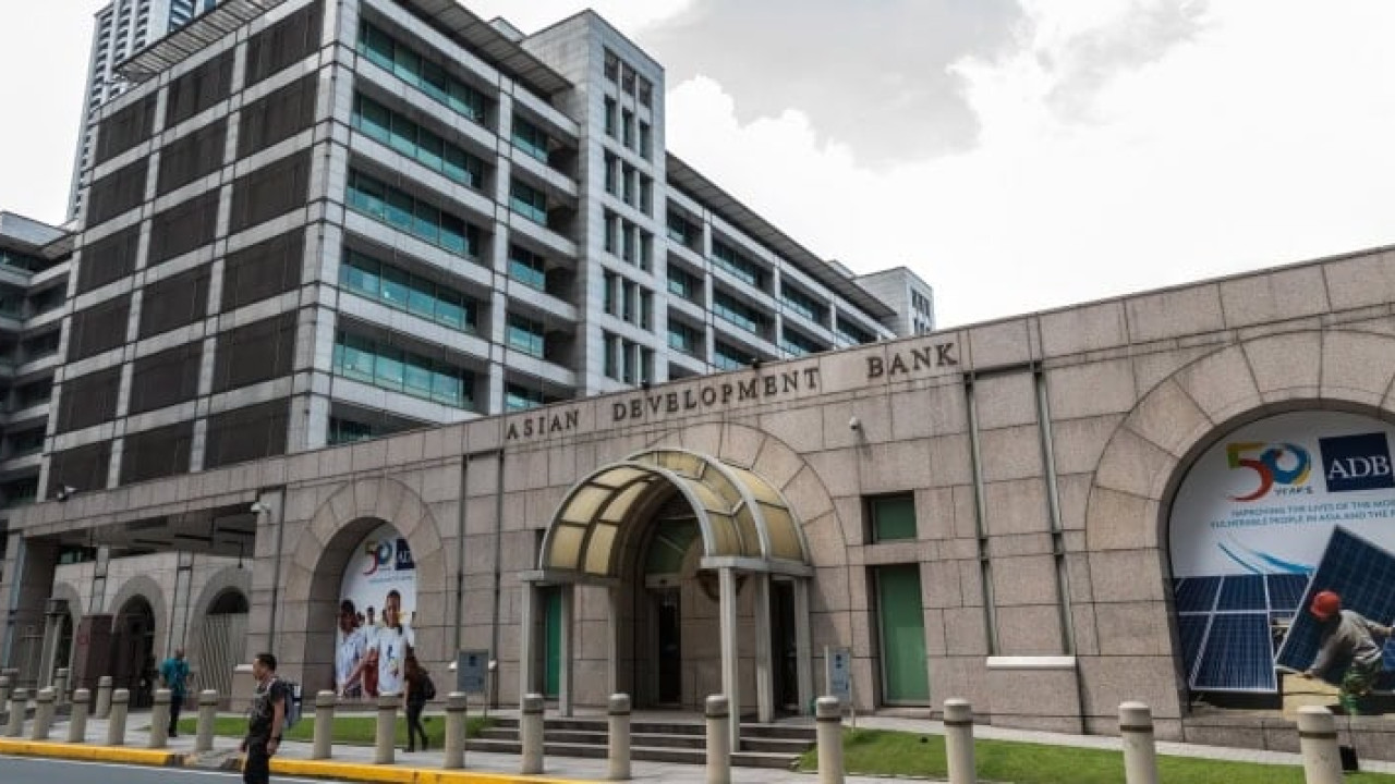 Asya Kalkınma Bankası'ndan Kritik Uyarı: Küresel Ticarette Yavaşlama Tehlikesi Kapıda