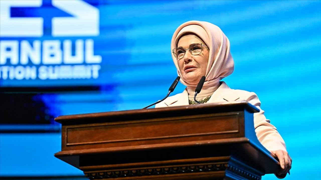 Emine Erdoğan: İnsanlık, hikmetle tanışmamış bilginin kötülüğün icadında nasıl kullanılabildiğini gördü