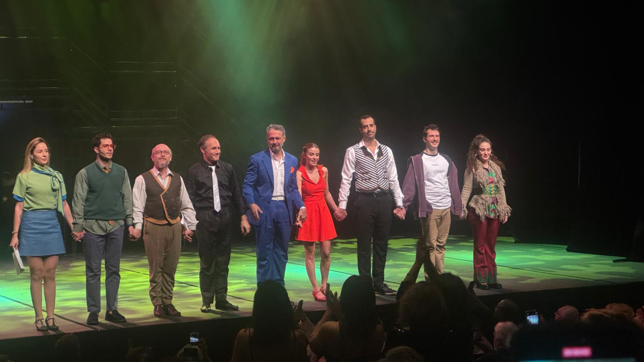 Onur Ünlü'nün filminden uyarladığı "Güneşin Oğlu" oyunu ilk kez tiyatroseverlerle buluştu