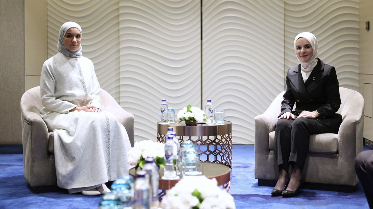 Bakan Göktaş, Suriye Cumhurbaşkanı Şara'nın eşi Latife El Durubi ile görüştü