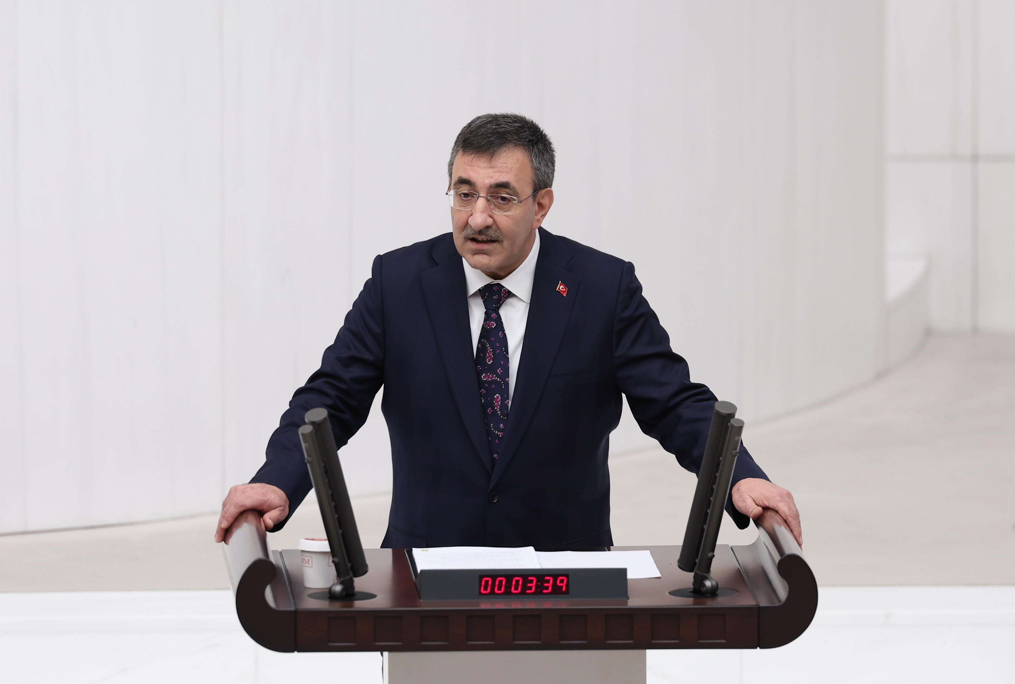 Cumhurbaşkanı Yardımcısı Yılmaz, 2026 yılı bütçe görüşmelerinde soru ve eleştirileri yanıtladı