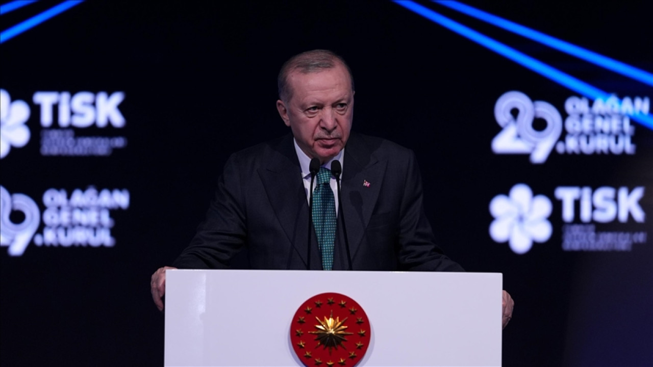 Cumhurbaşkanı Erdoğan: İşçi ve işveren arasındaki ilişkilerde baktığımız yer hak, adalet eksenindedir
