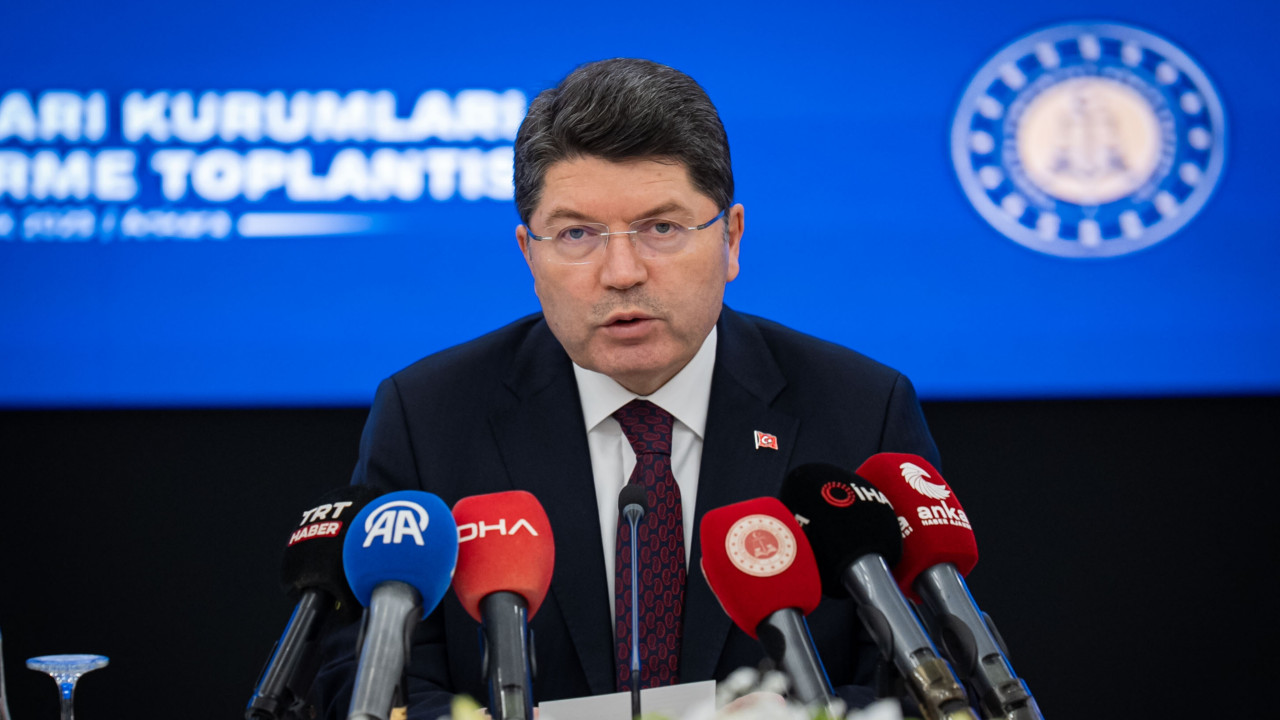 Bakan Tunç: Demokrasiyi daha yüksek standartlara taşımaya kararlılıkla devam edeceğiz